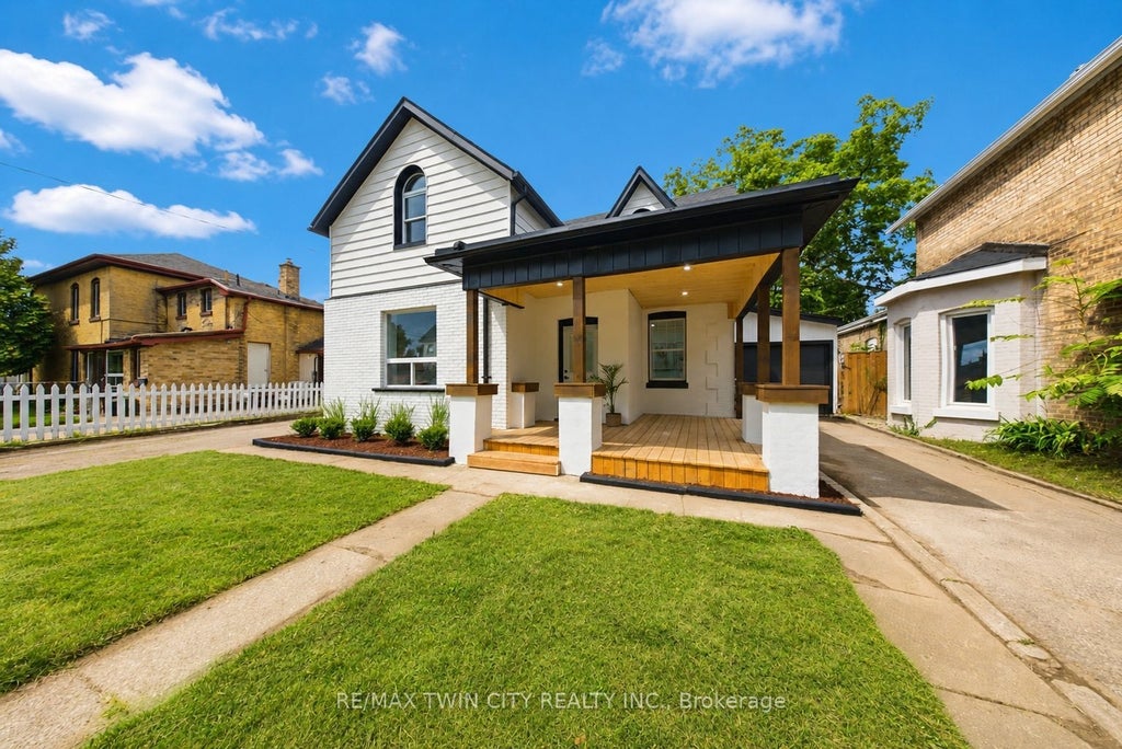 Photo of 42 Peel Street, Brantford, ON N3S 5L8 (MLS # X13712374)