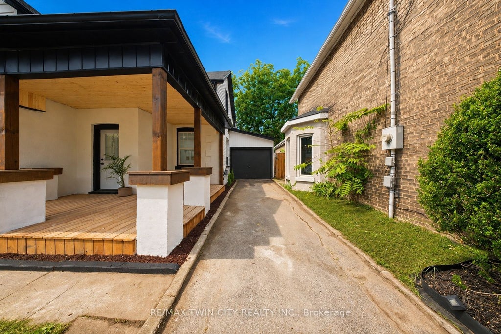 Photo of 42 Peel Street, Brantford, ON N3S 5L8 (MLS # X13712374)