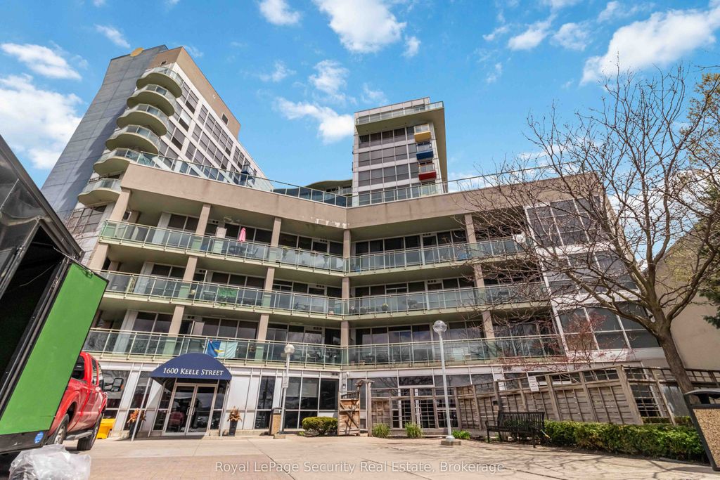 Photo of 1600 Keele Street #911, Toronto, ON M6N 5J1 (MLS # W13049234)