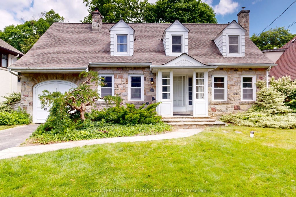 Photo of 31 Burnhamthrope Park Boulevard, Toronto, ON M9A 1H8 (MLS # W13473042)
