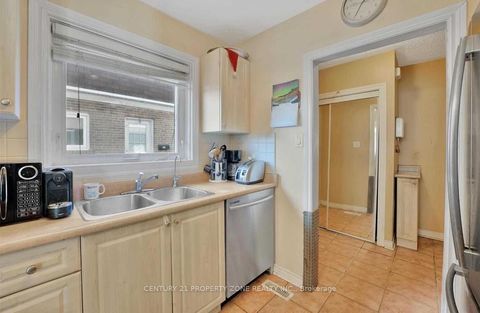 78 Town House Crescent Brampton ON L6W 3C5