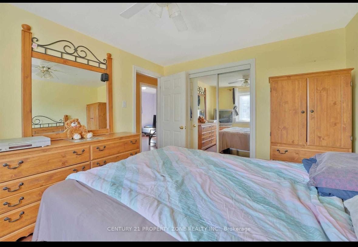 78 Town House Crescent