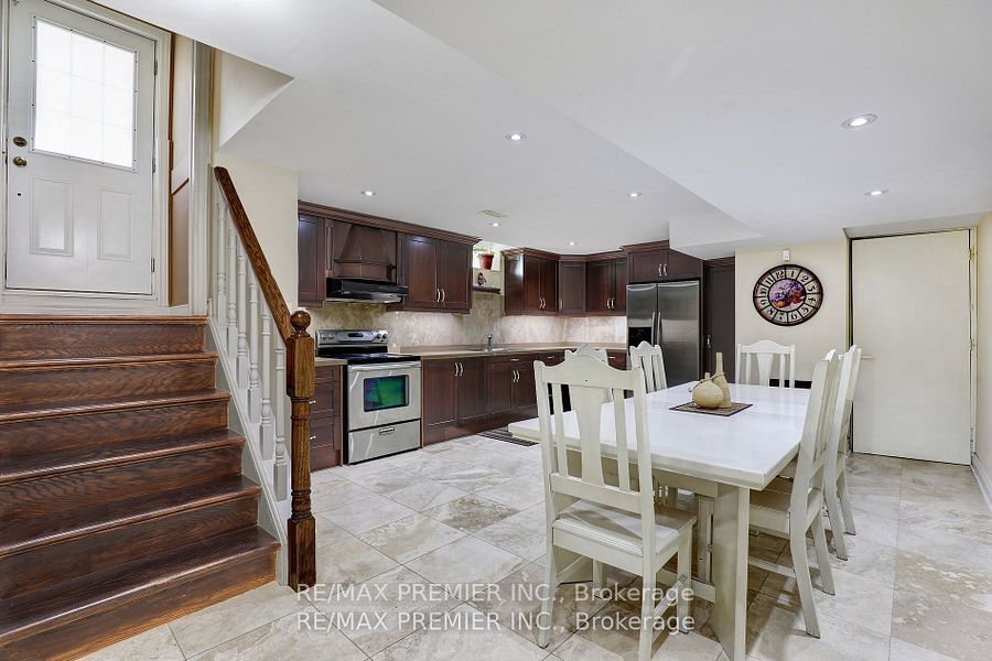 27 Giovanni Way Lower