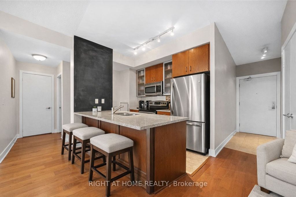 Photo of 438 King Street W #609, Toronto, ON M5V 3T9 (MLS # C12927944)