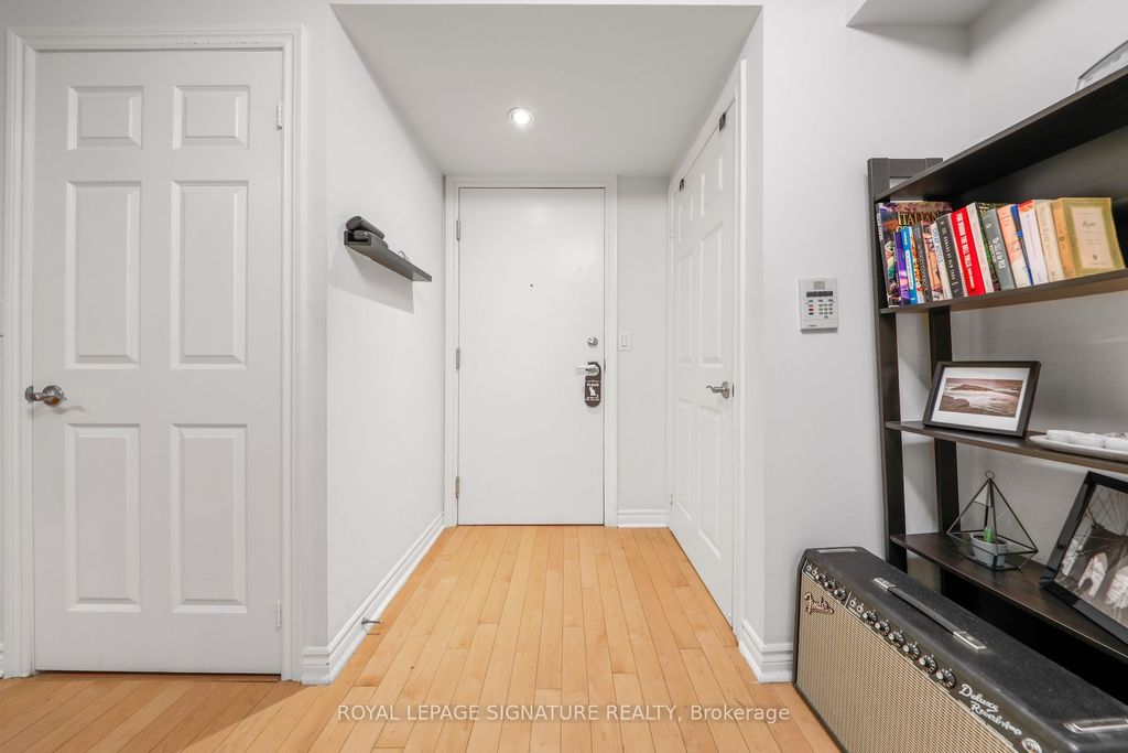Photo of 250 Wellington Street W #343, Toronto, ON M5V 3P6 (MLS # C12448819)