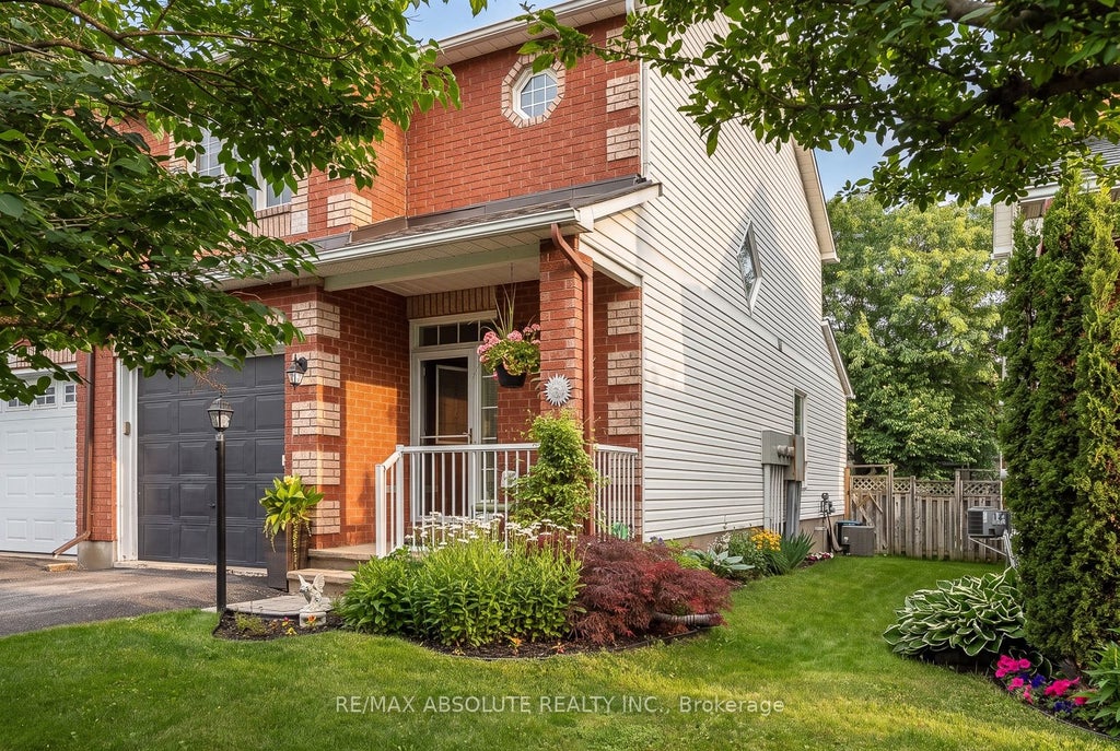 Photo of 36 Chantilly Gate, Stittsville - Munster - Richmond, ON K2S 2B1 (MLS # X13561628)