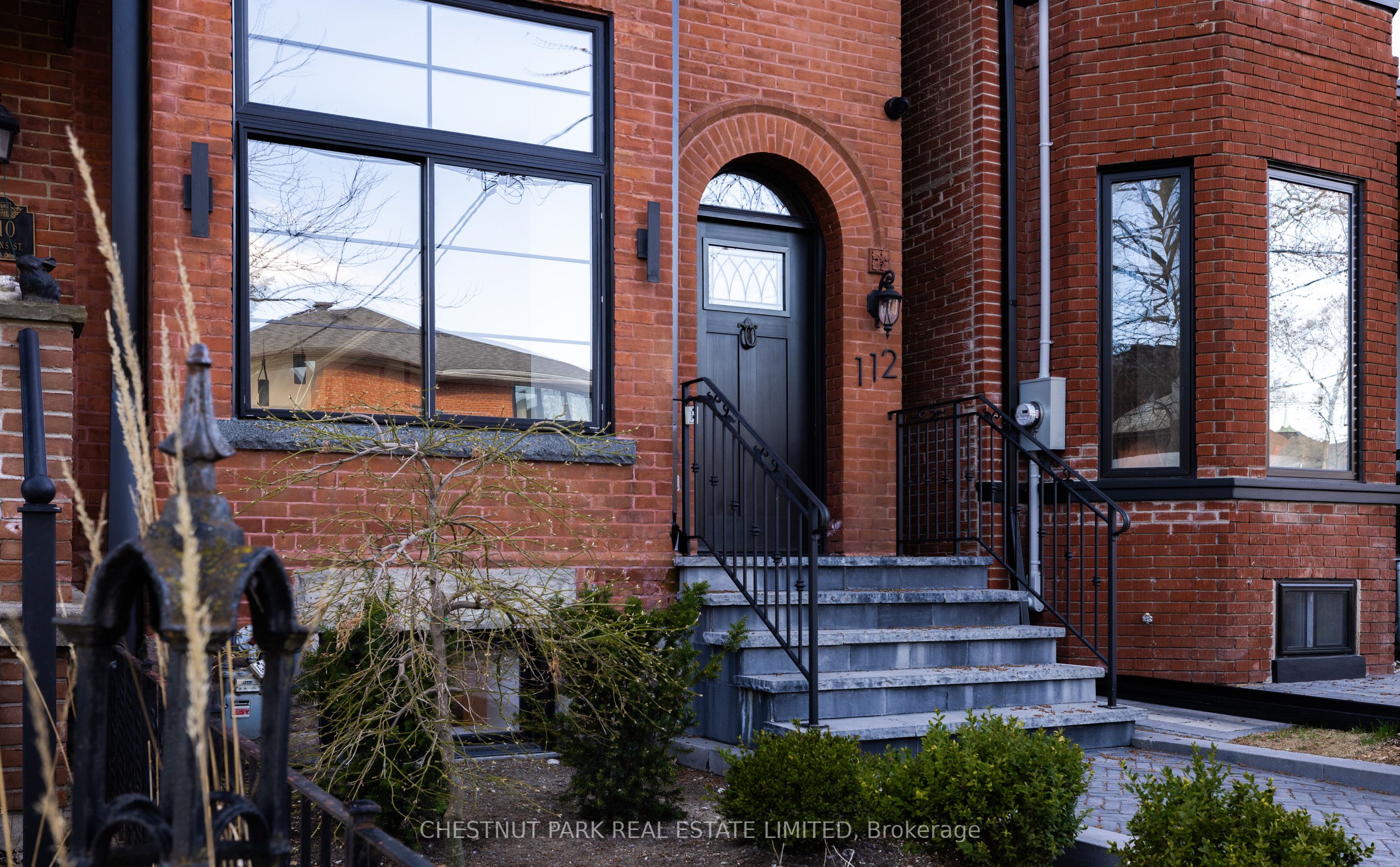 112 Givins Street
