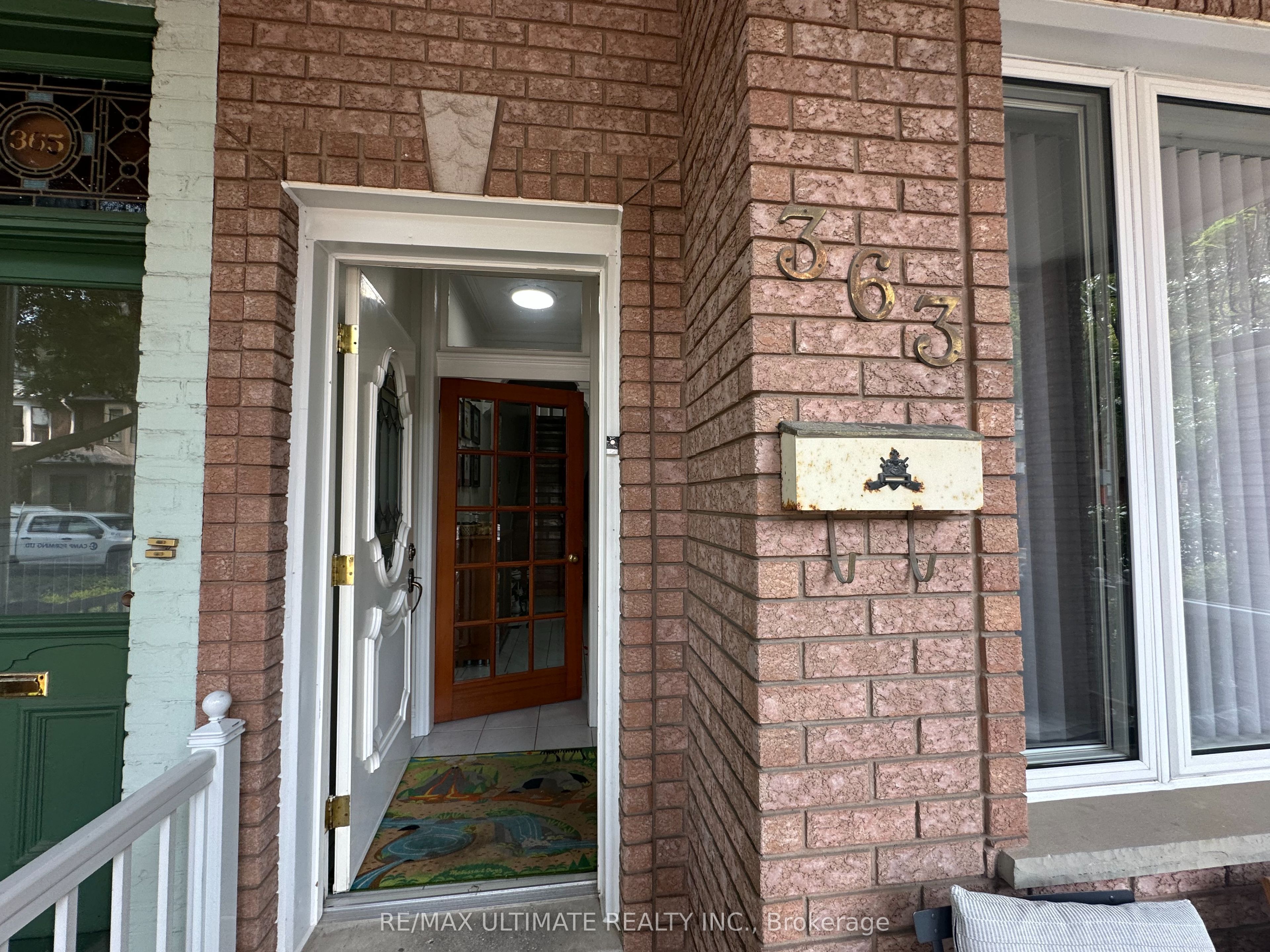 363 Shaw Street S 2nd Floor