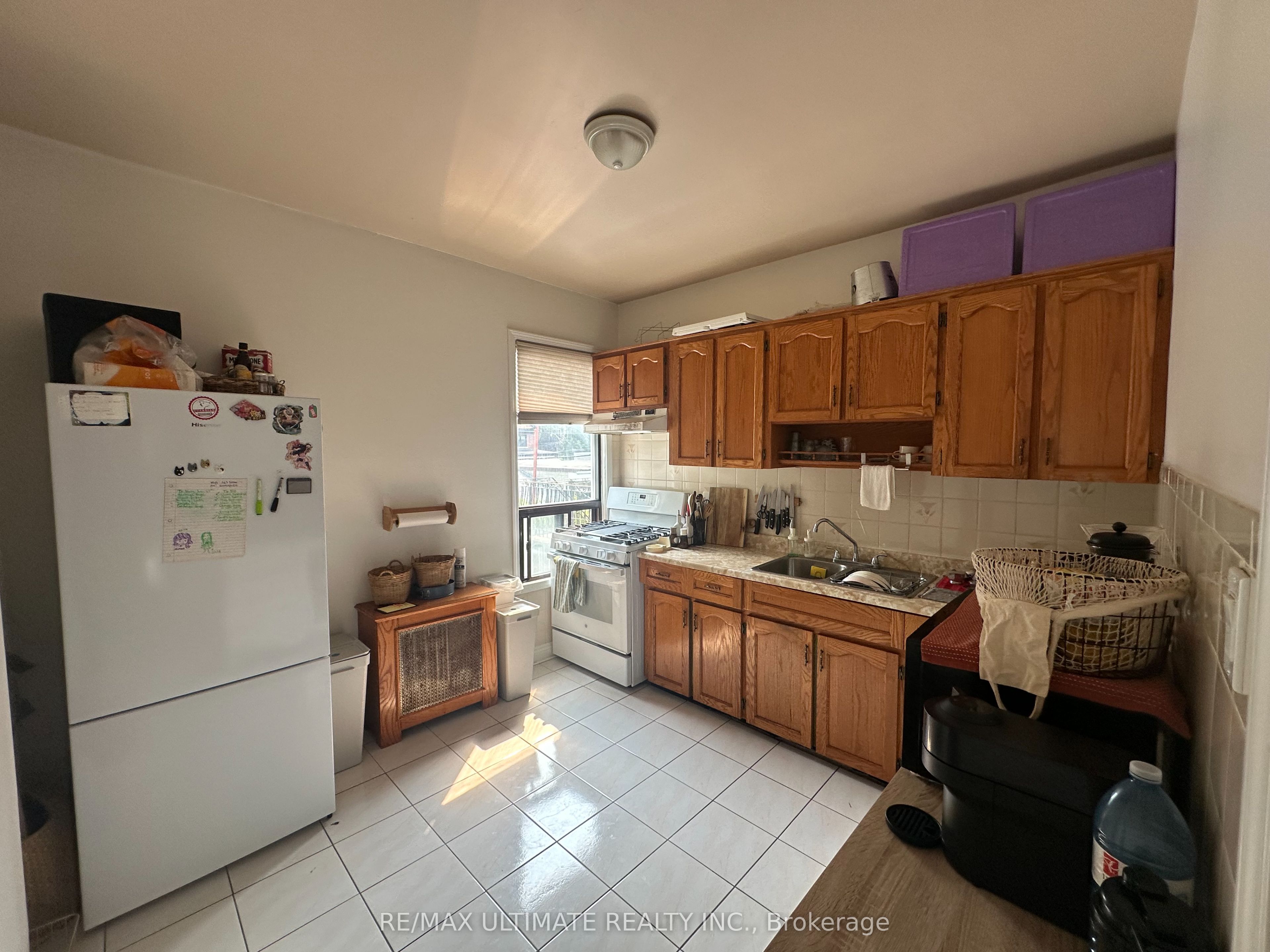 363 Shaw Street S 2nd Floor