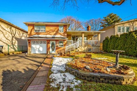 1435 Strathy Avenue Mississauga ON L5E 2L3
