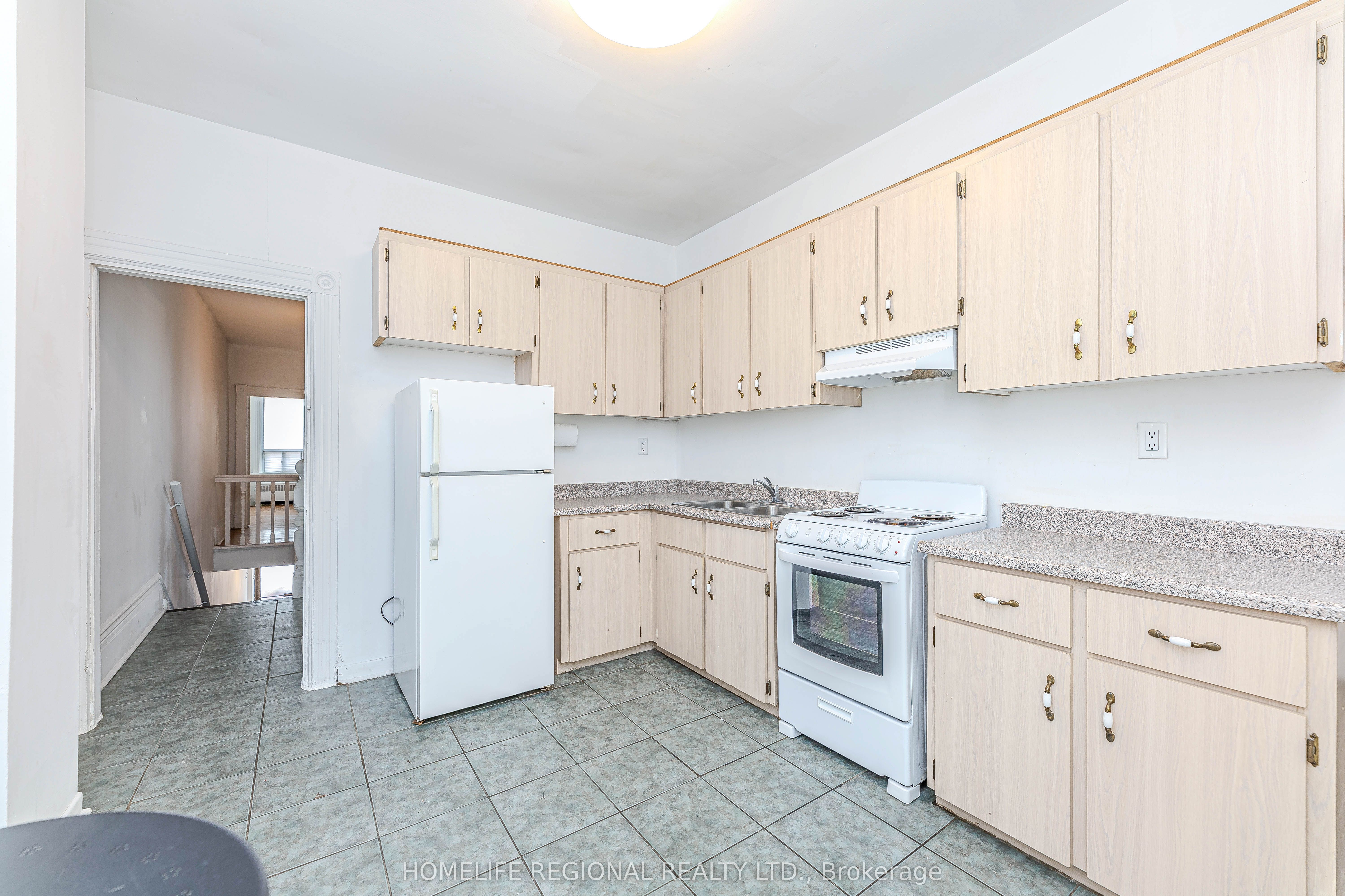 1573 Dundas Street W 2nd floor