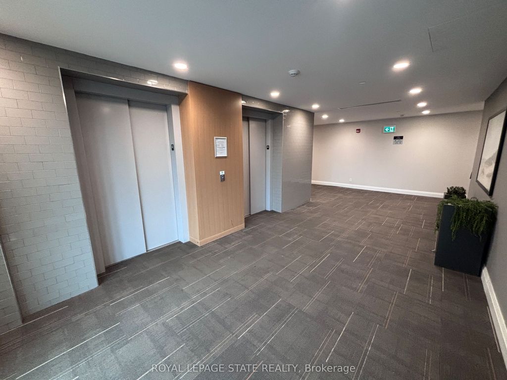Photo of 128 Grovewood Common #417, Oakville, ON L9H 0X3 (MLS # W13049220)