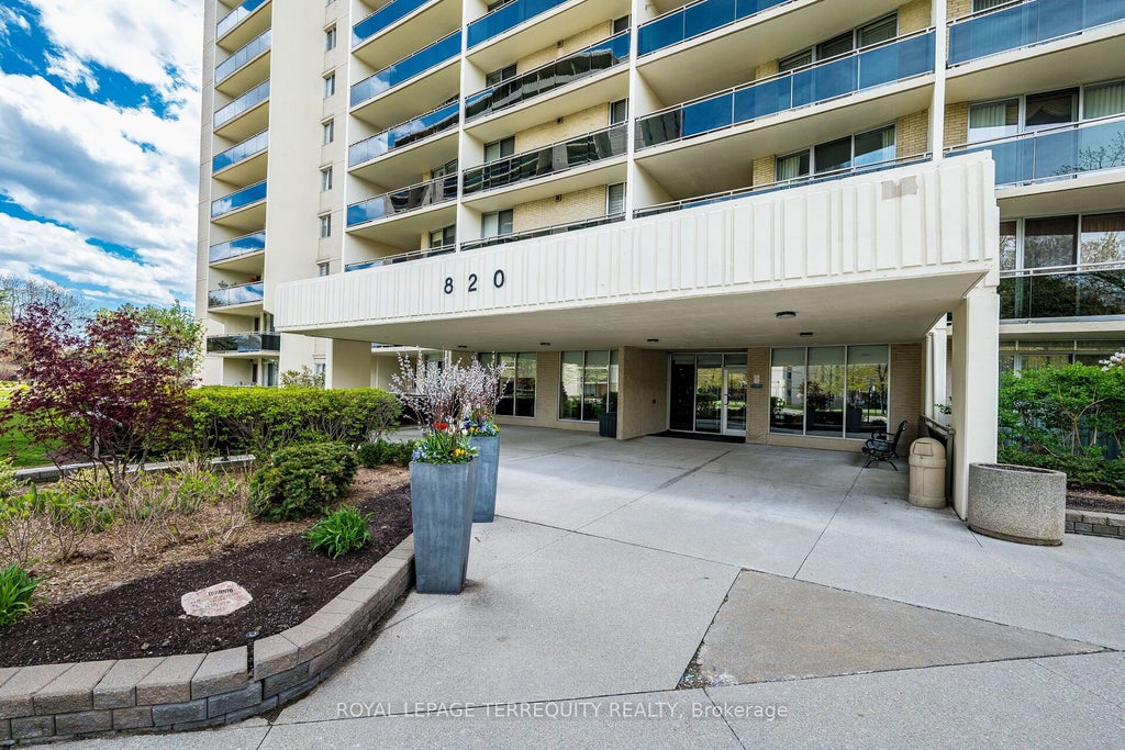 Photo of 820 Burnhamthorpe Road #1902, Toronto, ON M9C 4W2 (MLS # W13477822)