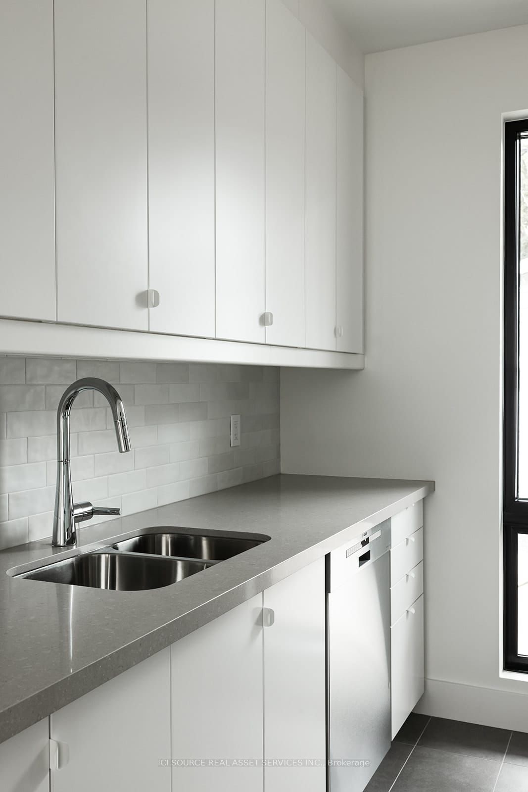 411 Annette Street R