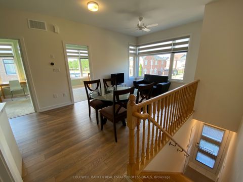 112 Old Oak Lane Coach Markham ON L6B 1P1