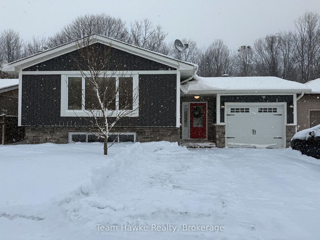 Photo of 802 Birchwood Drive, Midland, ON L4R 4Y2 (MLS # S12654340)