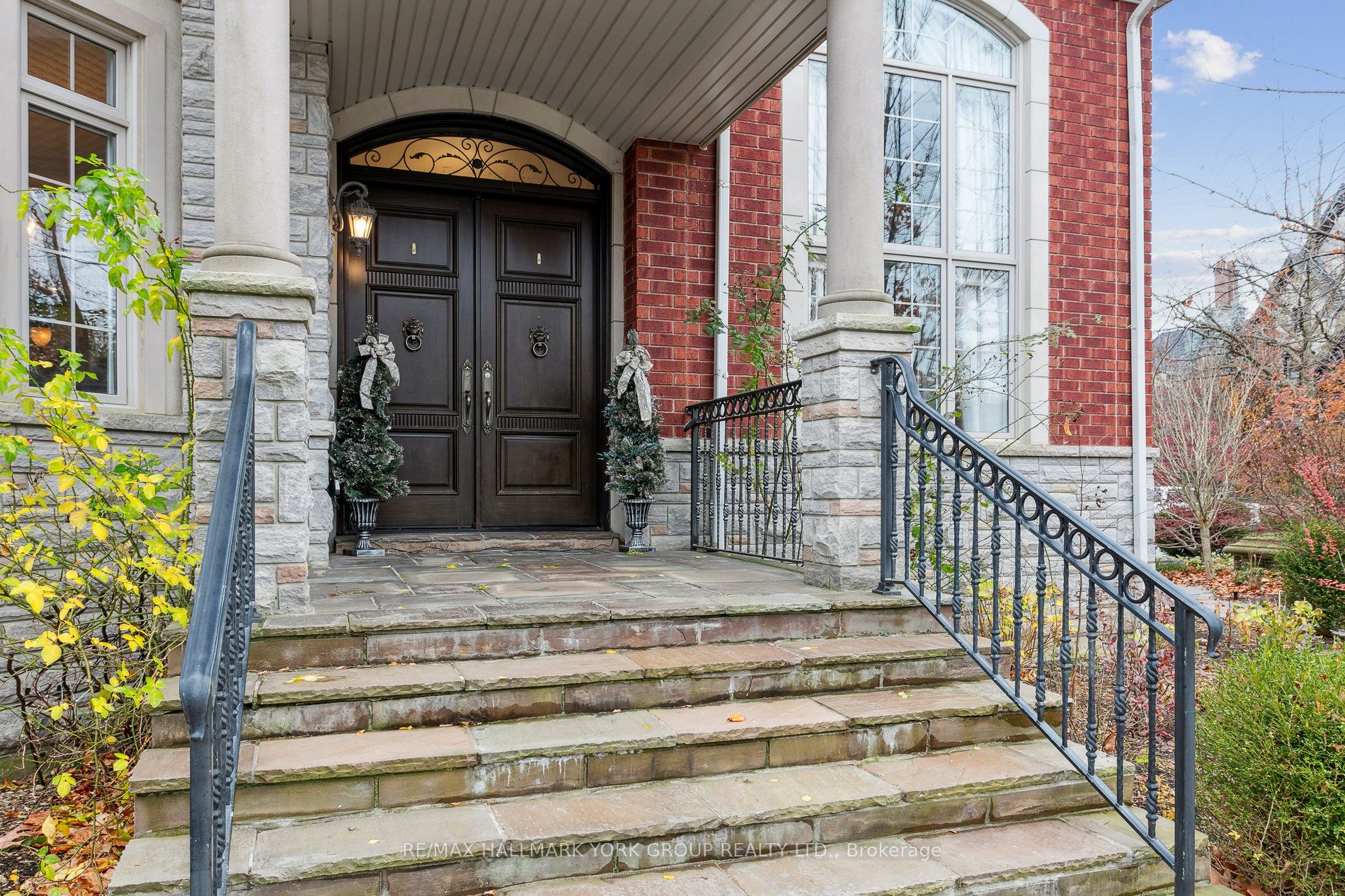 100 Grandvista Crescent