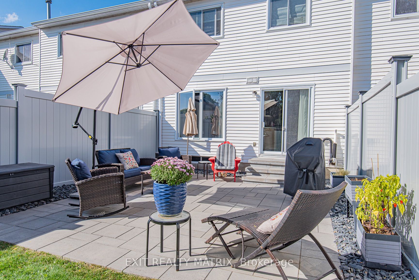 813 Clearcrest Crescent