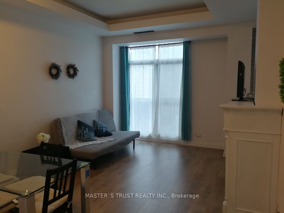 8 Wellesley Street E 1001