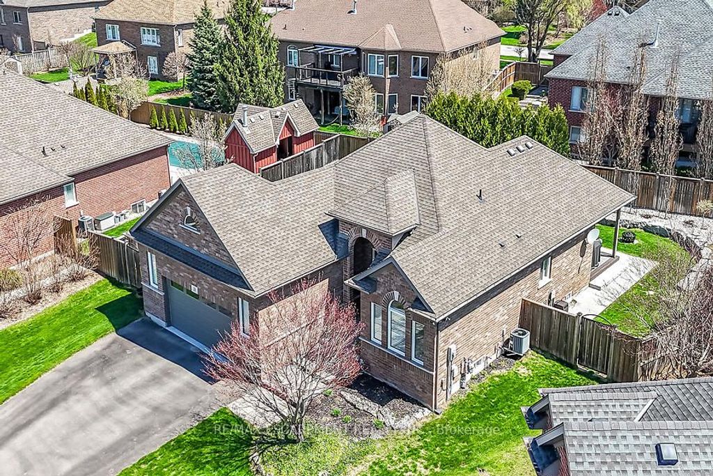 Photo of 19 Lampman Drive, Pelham, ON L0S 1C0 (MLS # X13038416)