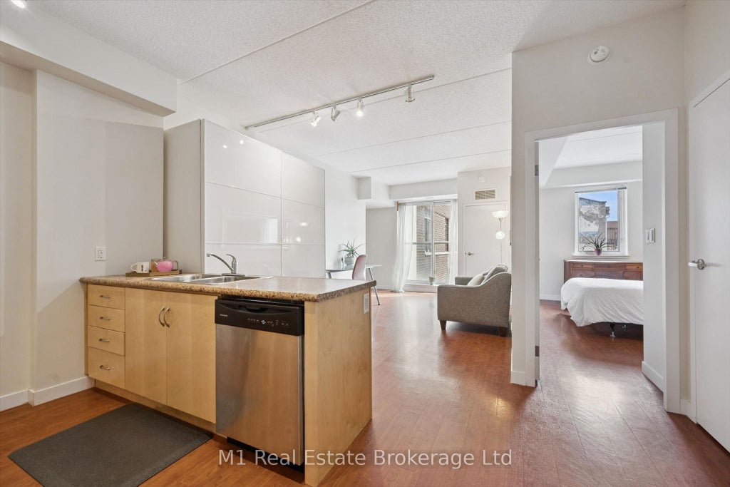 Photo of 5 Gordon Street #208, Guelph, ON N1H 4G8 (MLS # X13789616)