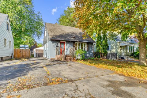 Photo of 13 W Lewis Street, Hamilton, ON L8H 6C3 (MLS # X12683786)