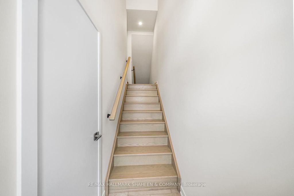 Photo of 1354 Kaniv Street, Oakville, ON L6M 5R3 (MLS # W12731422)
