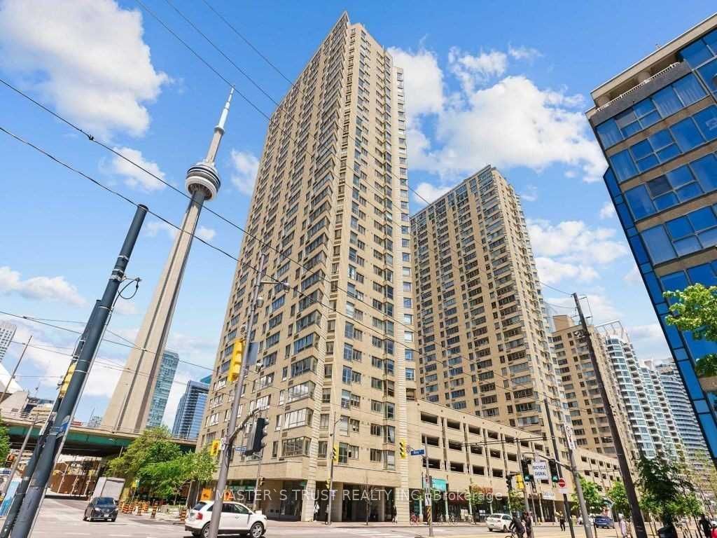 Photo of 270 Queens Quay W #706, Toronto, ON M5J 2N4 (MLS # C12425365)