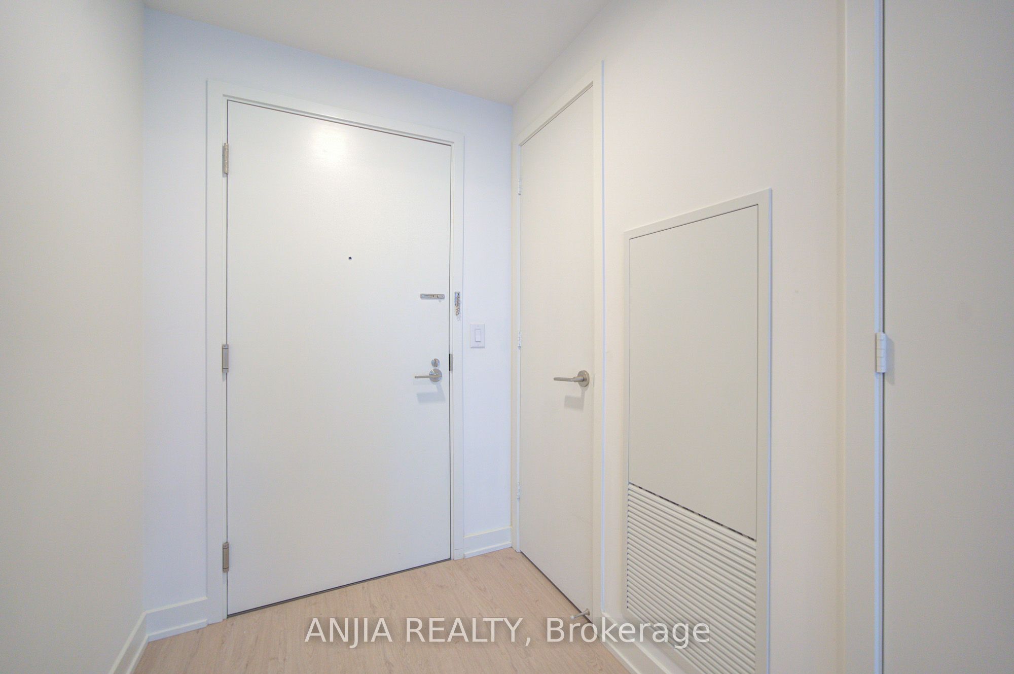 65 Mutual Street 2303