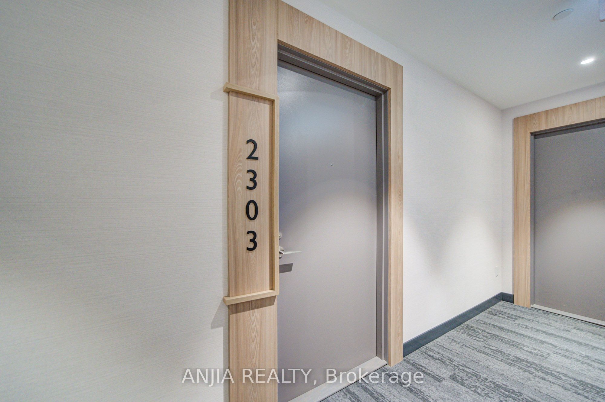 65 Mutual Street 2303