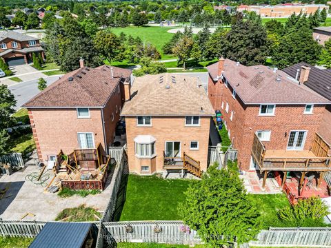 6033 Duford Drive Mississauga ON L5V 1A8