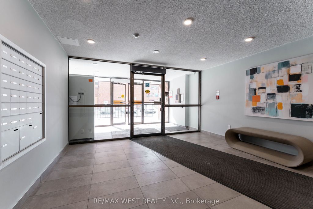 Photo of 4062 Lawrence Avenue E #612, Toronto, ON M1E 4V5 (MLS # E12902714)