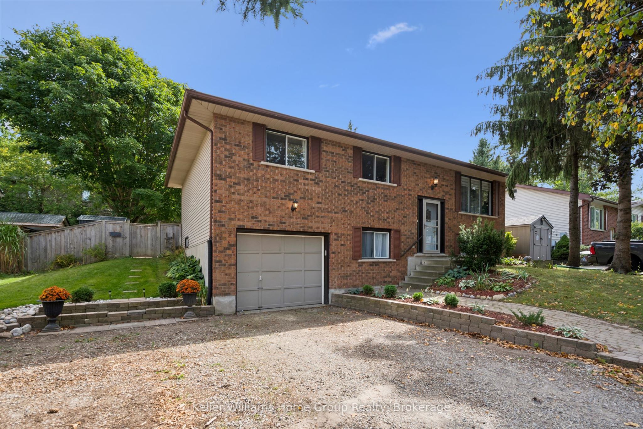 66 Woolwich Street W