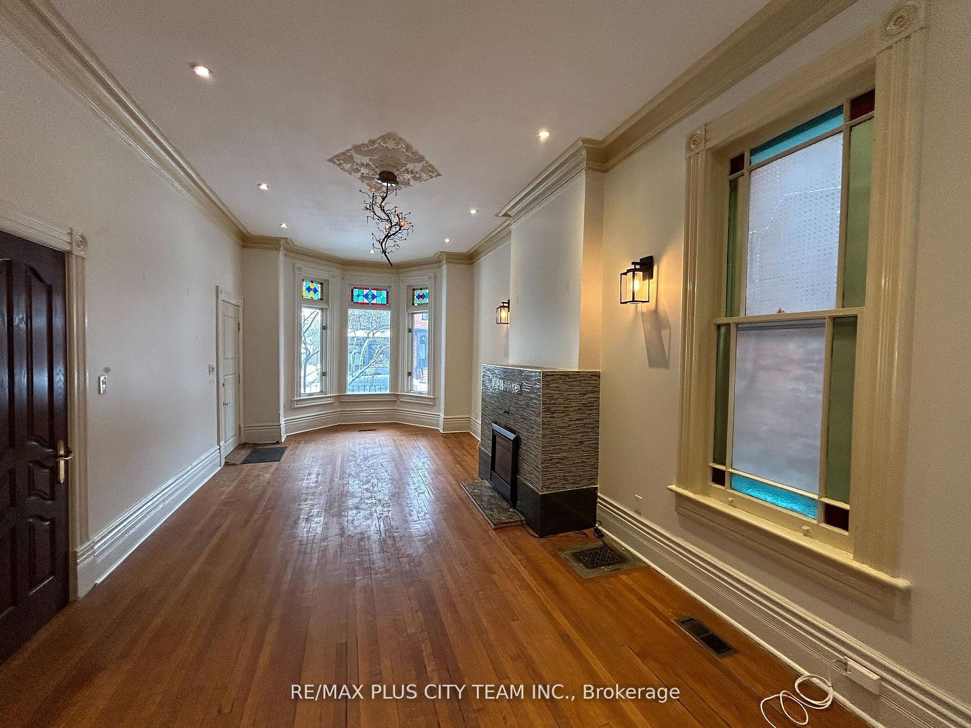 52 Churchill Avenue Main