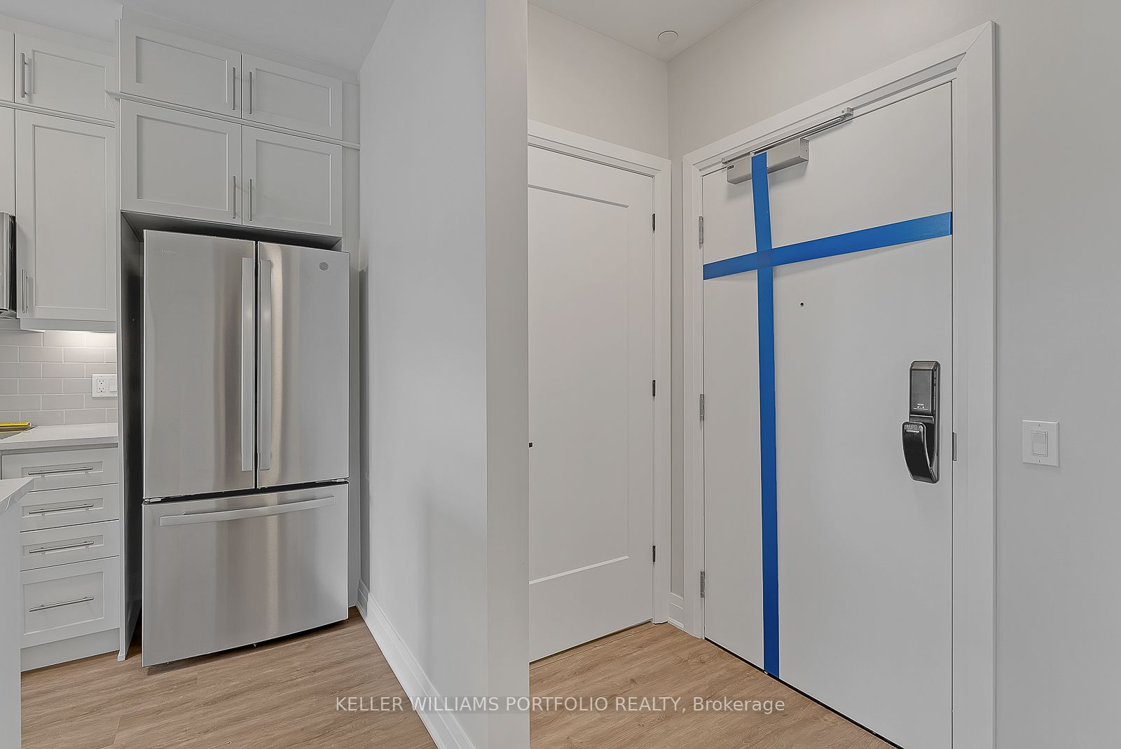 95 Dundas Street W 126