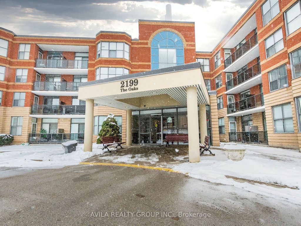 Photo of 2199 Sixth Line #408, Oakville, ON L6H 5V3 (MLS # W13038628)
