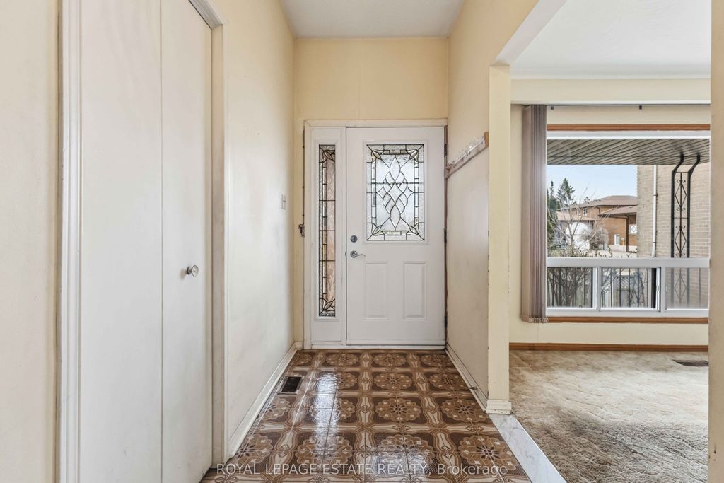 Photo of 20 Davidson Avenue, Toronto, ON M1K 1C3 (MLS # E13033652)