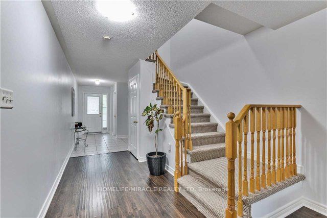 34 Ridgemore Crescent