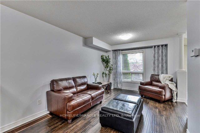 34 Ridgemore Crescent