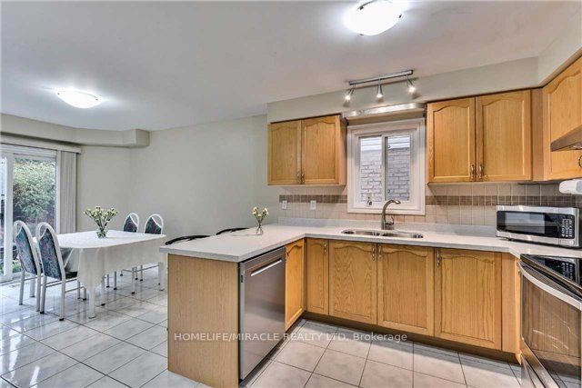 34 Ridgemore Crescent