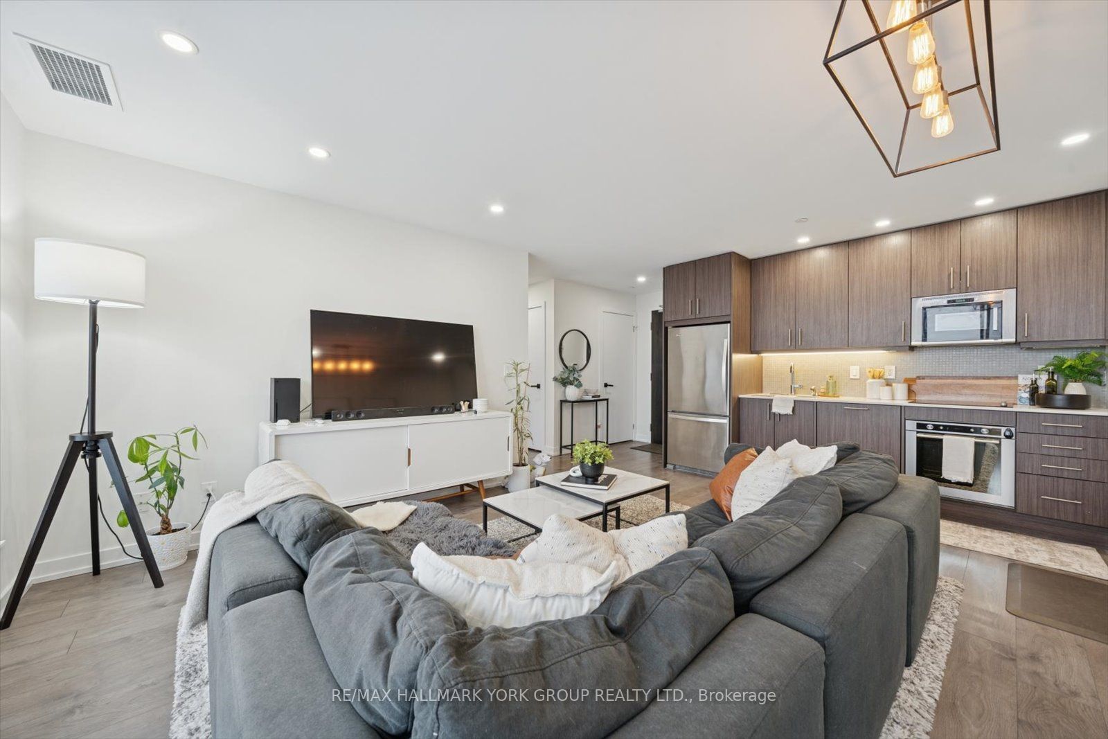 297 College Street 1607