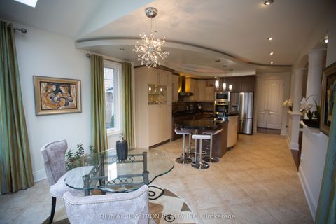 35 VANDERVOORT Drive Richmond Hill ON L4E 0C7