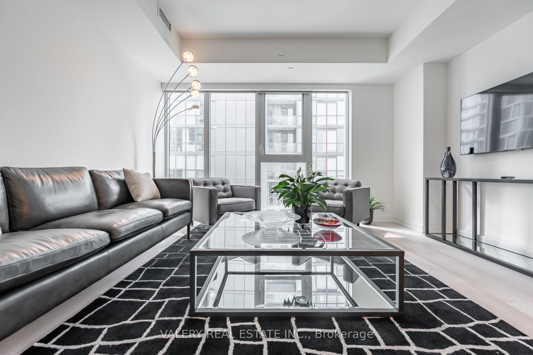 357 King Street W 3109