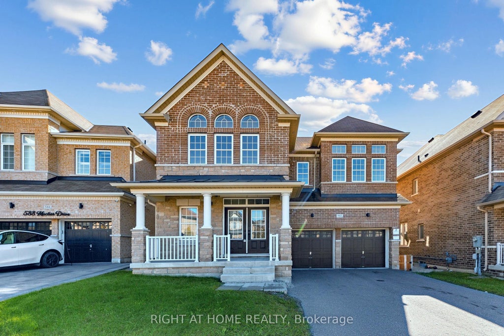 Photo of 592 Mactier Drive, Vaughan, ON L4H 4L5 (MLS # N14123134)