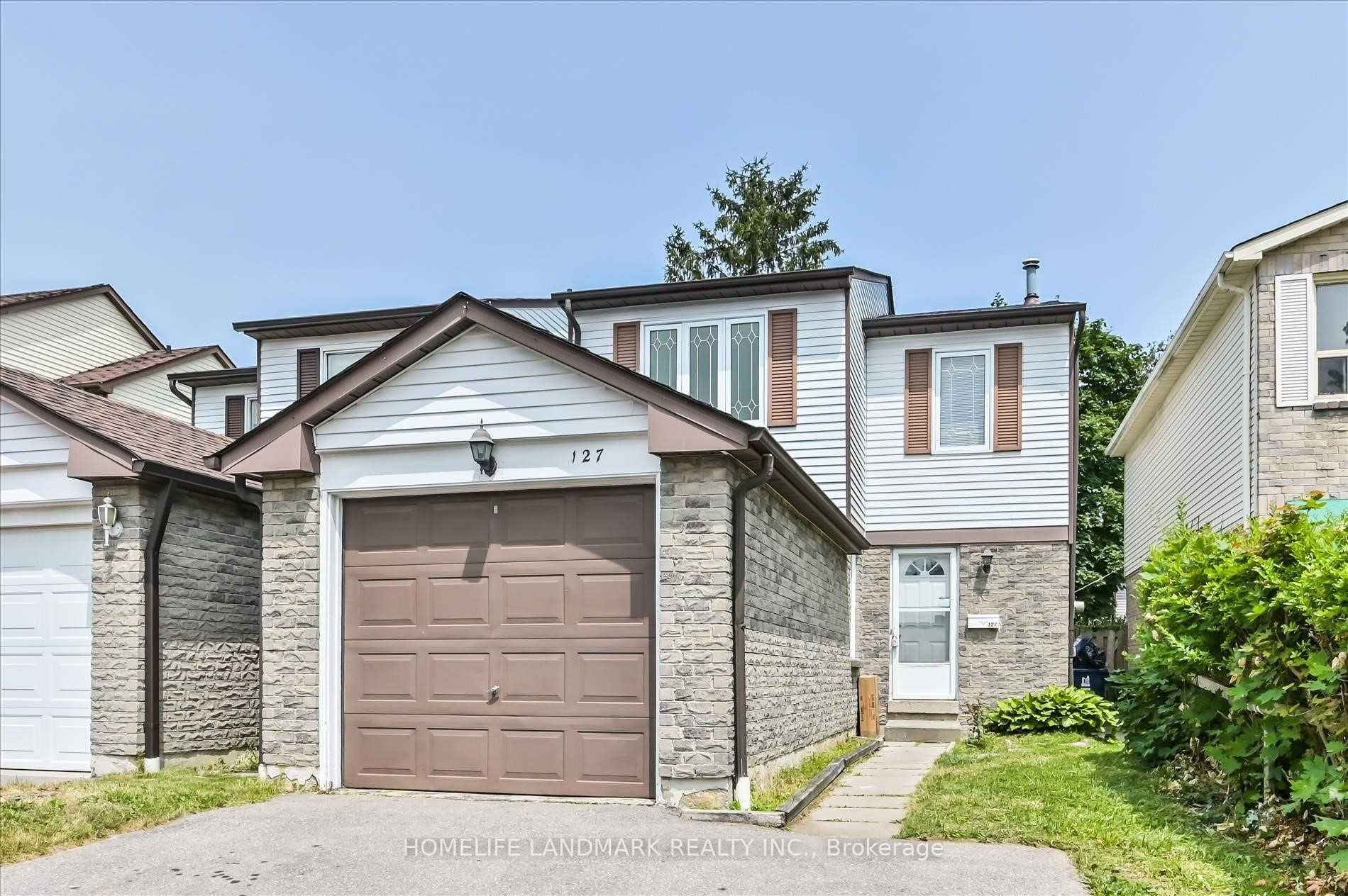 Photo 1 of 9 — 127 Shady Hollow Drive Master Bedroom, Toronto, ON M1V 2L9