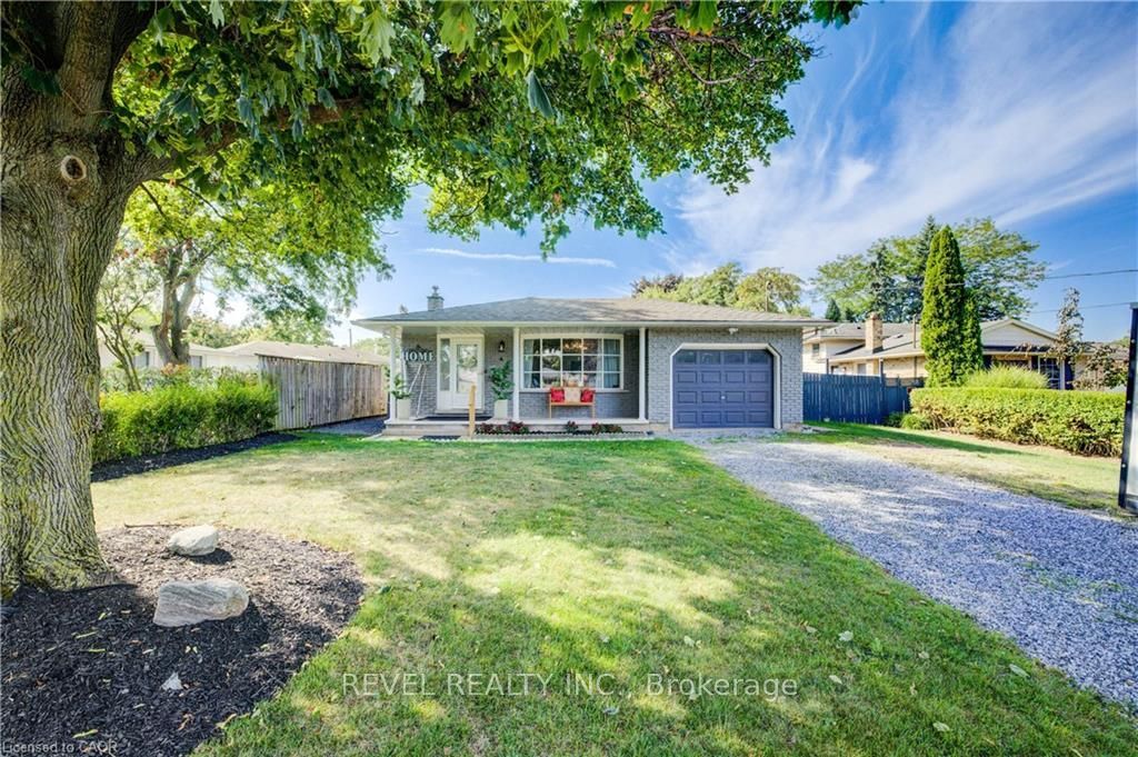 Photo of 4 Jill Court, St. Catharines, ON L2S 1A6 (MLS # X12541086)