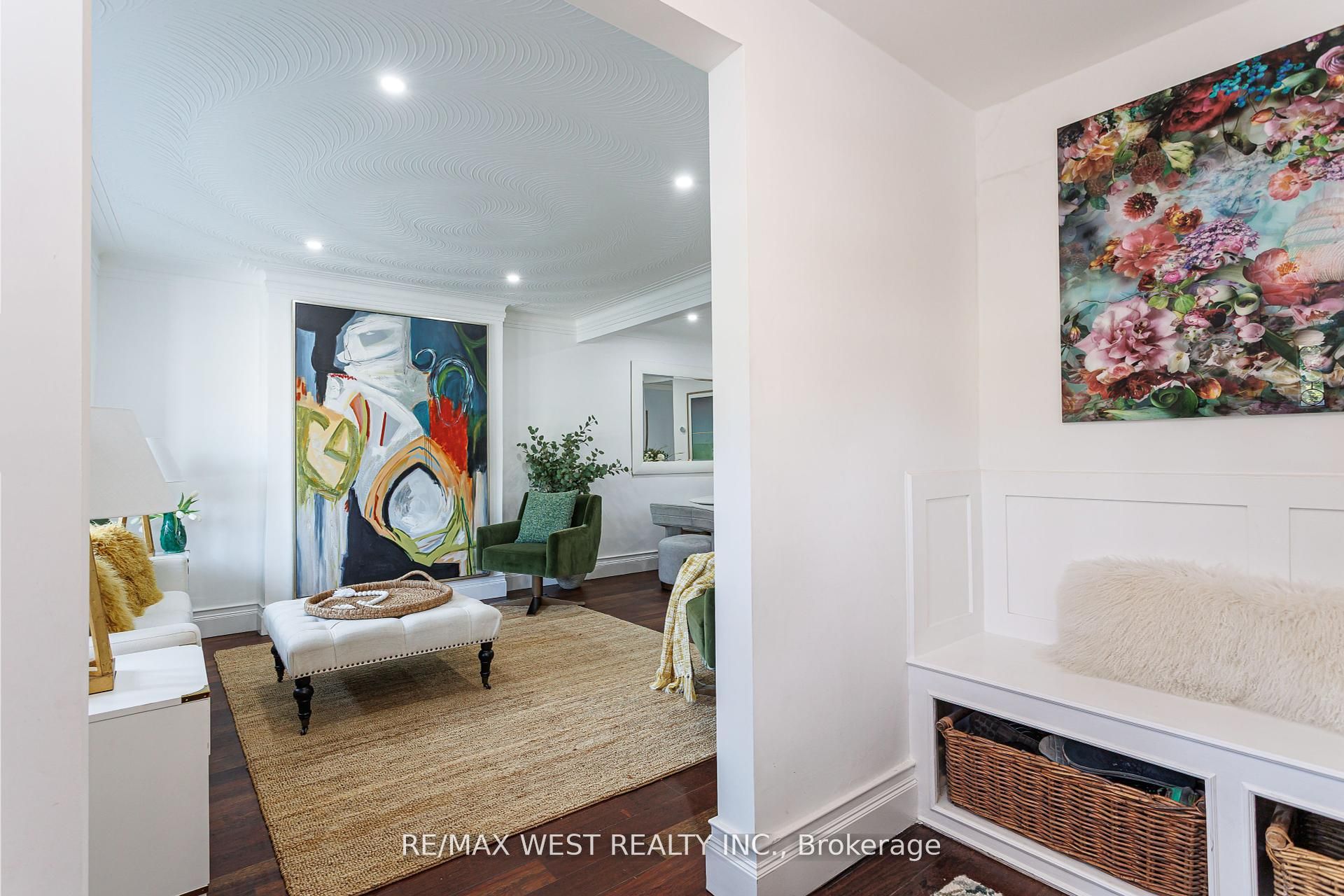 12 Brentwood Road S