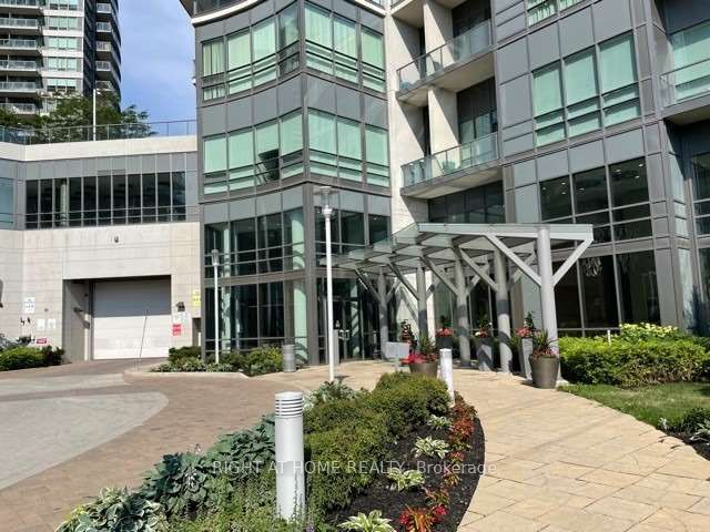 2240 Lakeshore Boulevard W 2707