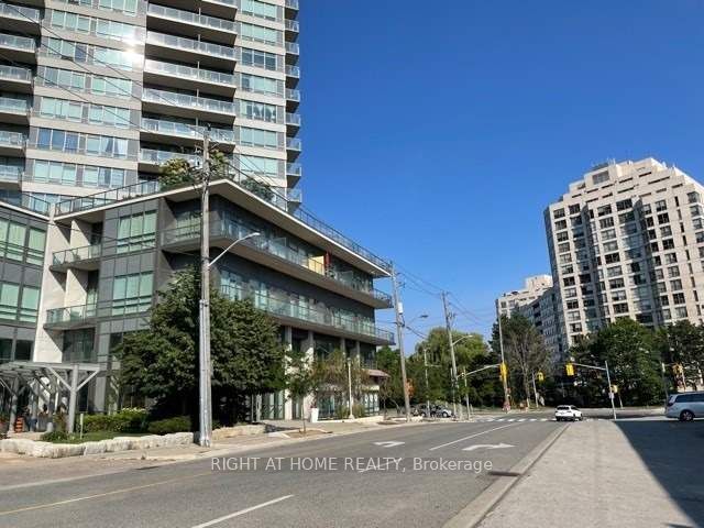 2240 Lakeshore Boulevard W 2707