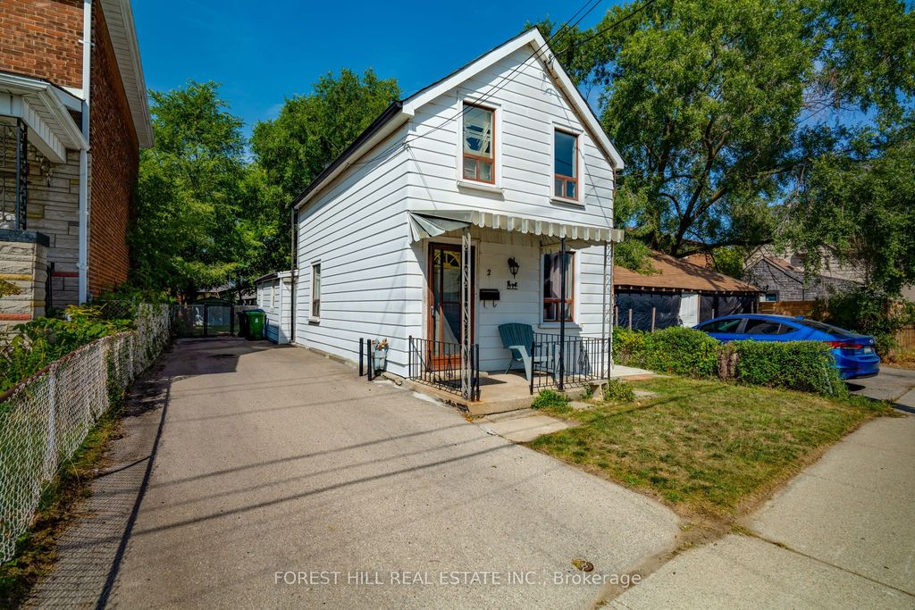 Photo of 2 Goldwin Avenue, Toronto, ON M6M 2C4 (MLS # W12410502)
